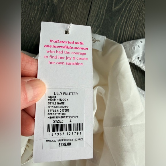 Lilly Pulitzer Zoya Ruffle Romper in Resort White Neon Sunburst Eyelet Size 4 - Picture 6 of 11